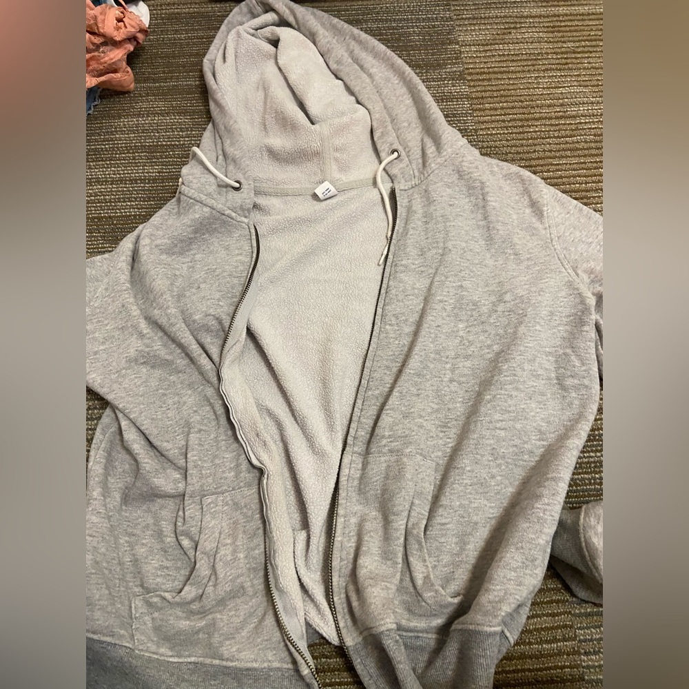 Grey sweatshirt